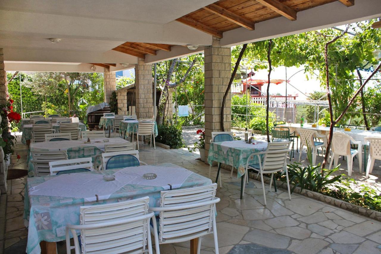 Studio Palit 3195A Exterior photo
